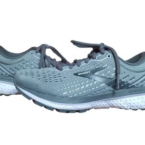 Brooks ghost shoes